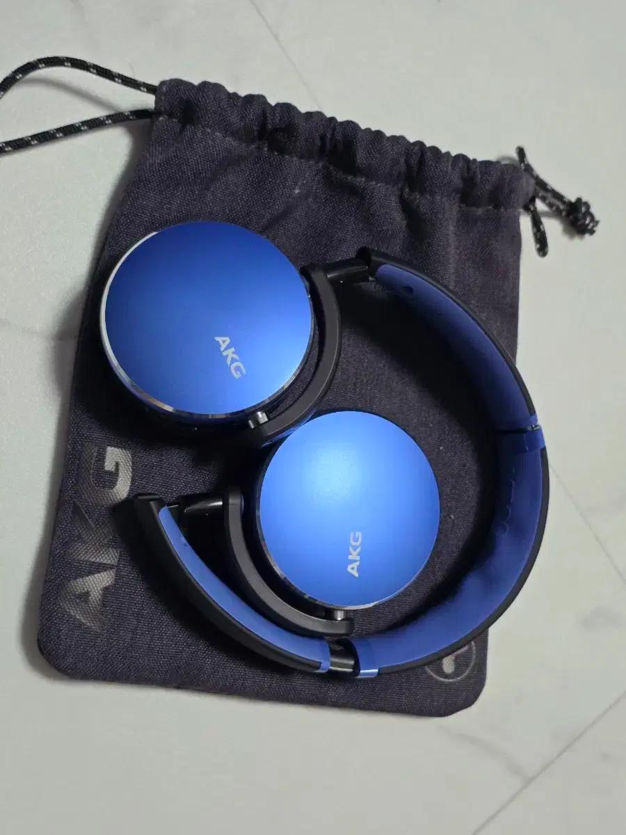 AKG Y500 블루투스 헤드폰