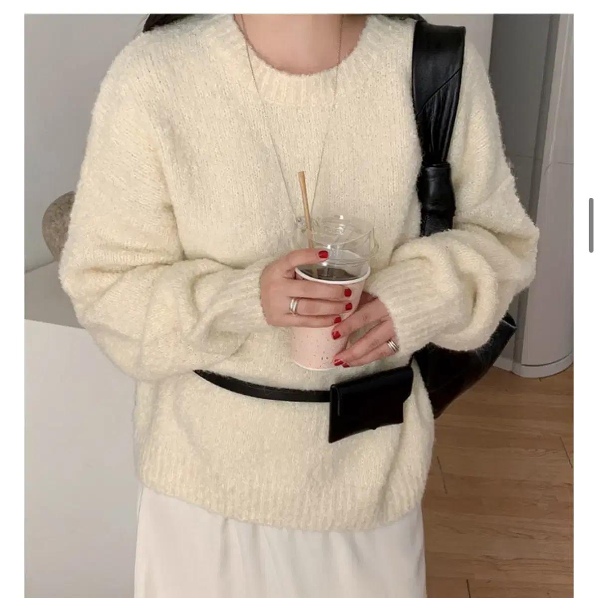 어리틀빗 아이보리 니트