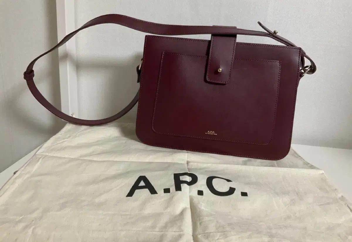 A.P.C. 아페쎄 알반백 크로스백