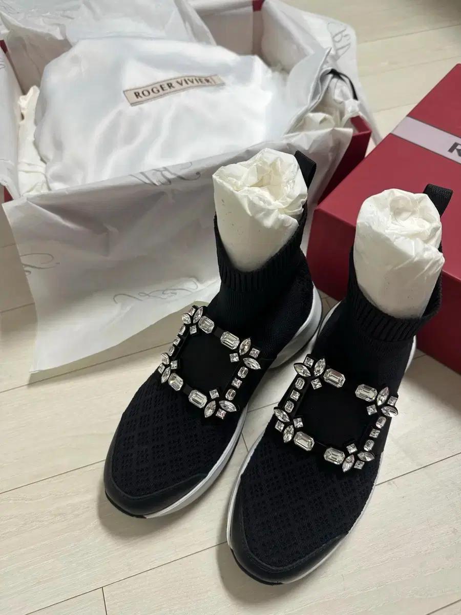 로저비비에 하이탑 비브런 스니커즈