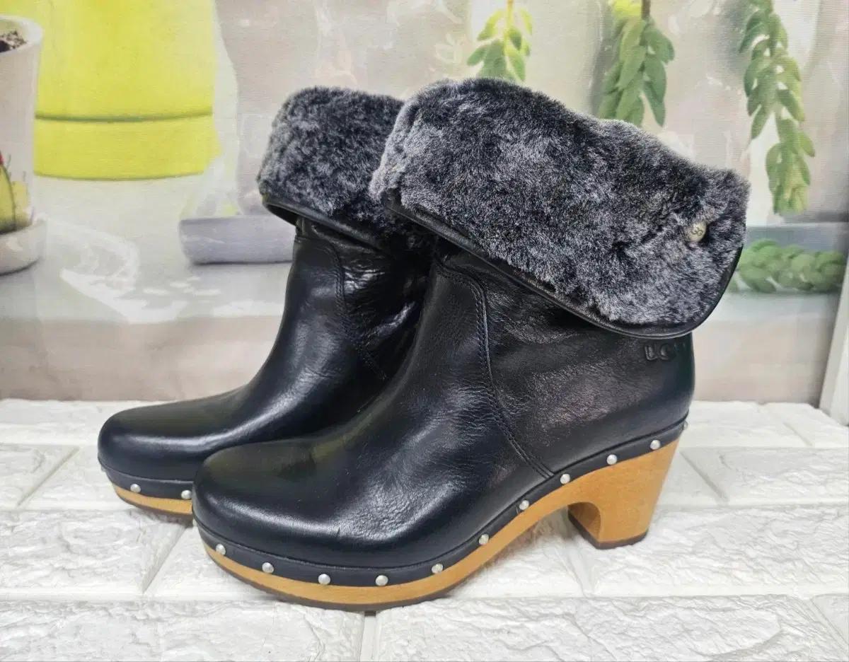 어그 여성겨울부츠 여성가죽부츠 230 UGG 리네아 HC46