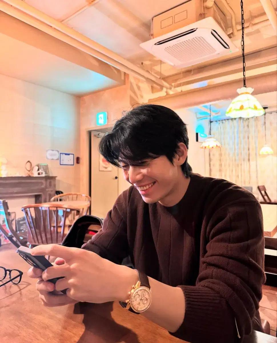 렉토 24FW 러블리 라운드넥 니트 스웨터 브라운