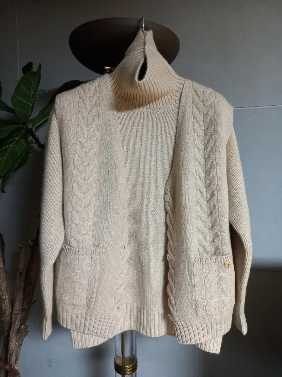 몽골산 최상급 캐시미어100 풀오버 터틀넥 니트 새제품