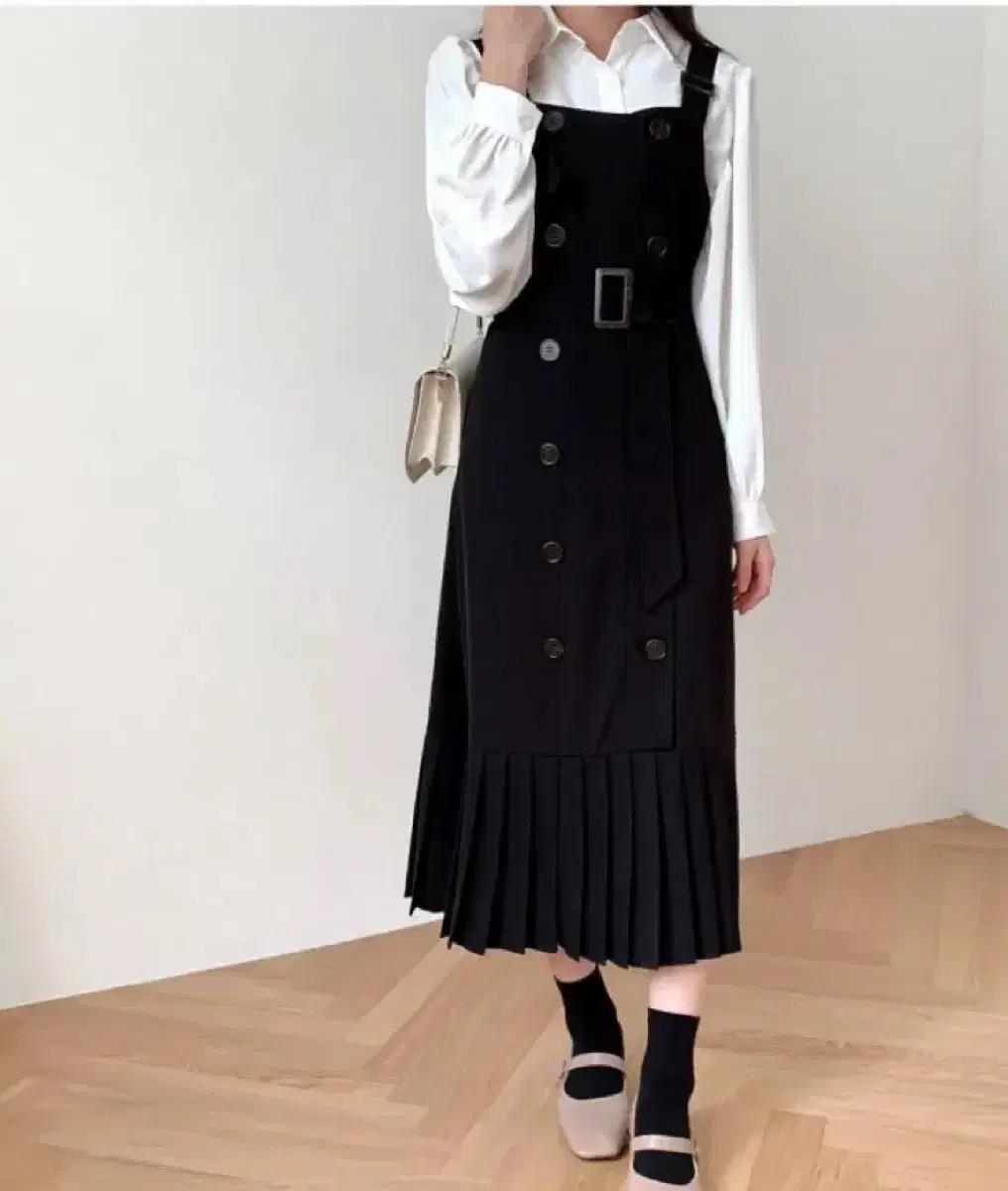 [새것] 리리앤코 더블버튼 플리츠 벨트 롱원피스 겨울 블랙
