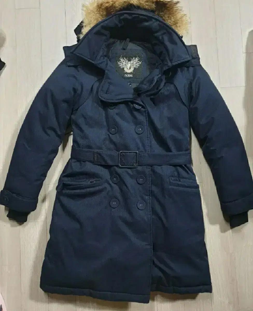 노비스 정품 여성패딩 사이즈 90 입니다