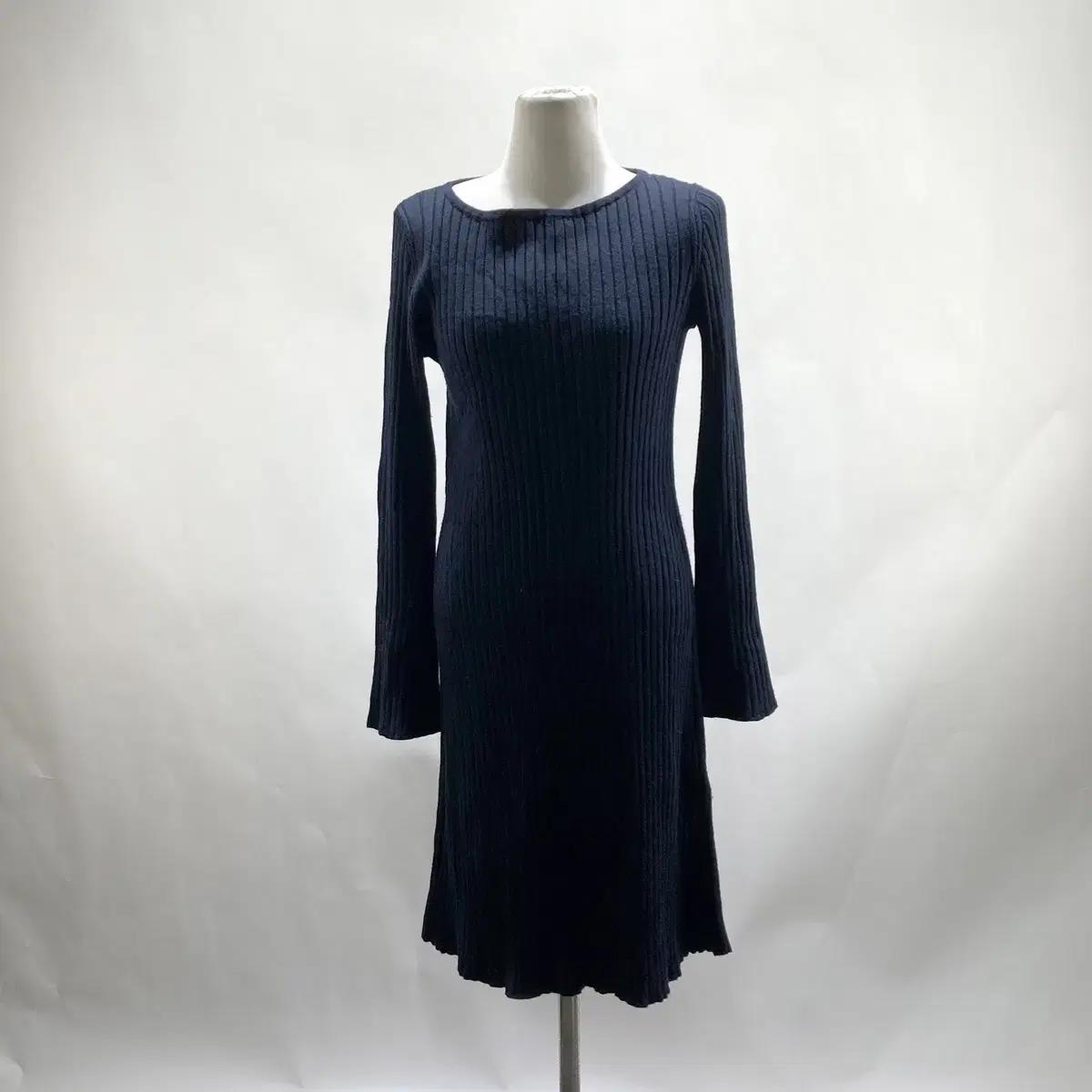 유니클로 니트 긴팔원피스 네이비 S 영구제