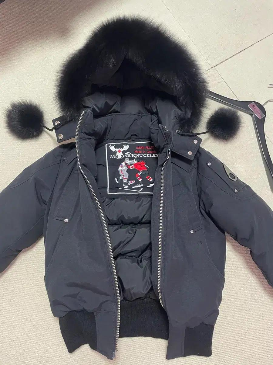 무스너클 발리스틱 붐버 패딩 판매합니다