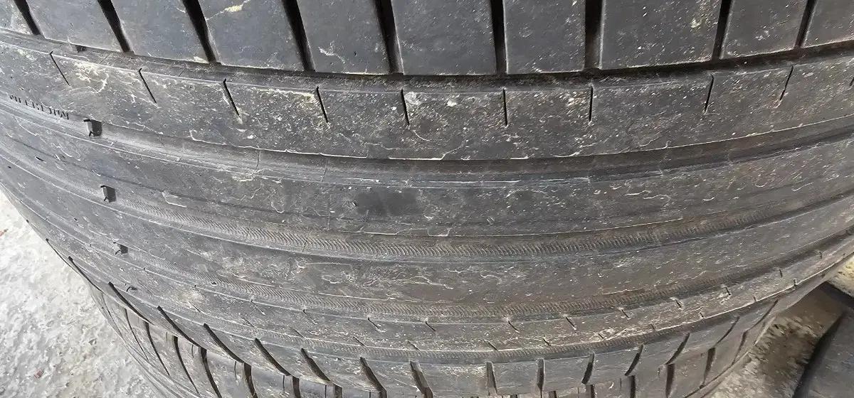 295  40  20  미쉐린 파이롯4 SUV 중고2짝