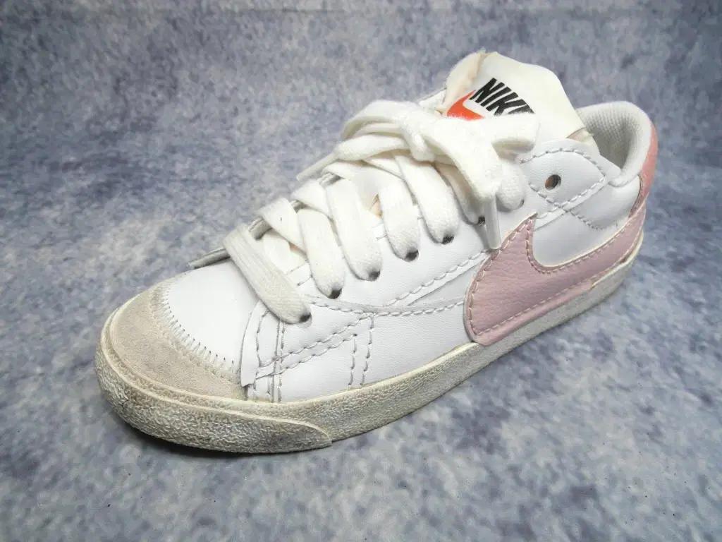 245/sb5-480/나이키 블레이저 로우 '77 Jumbo 스니커즈