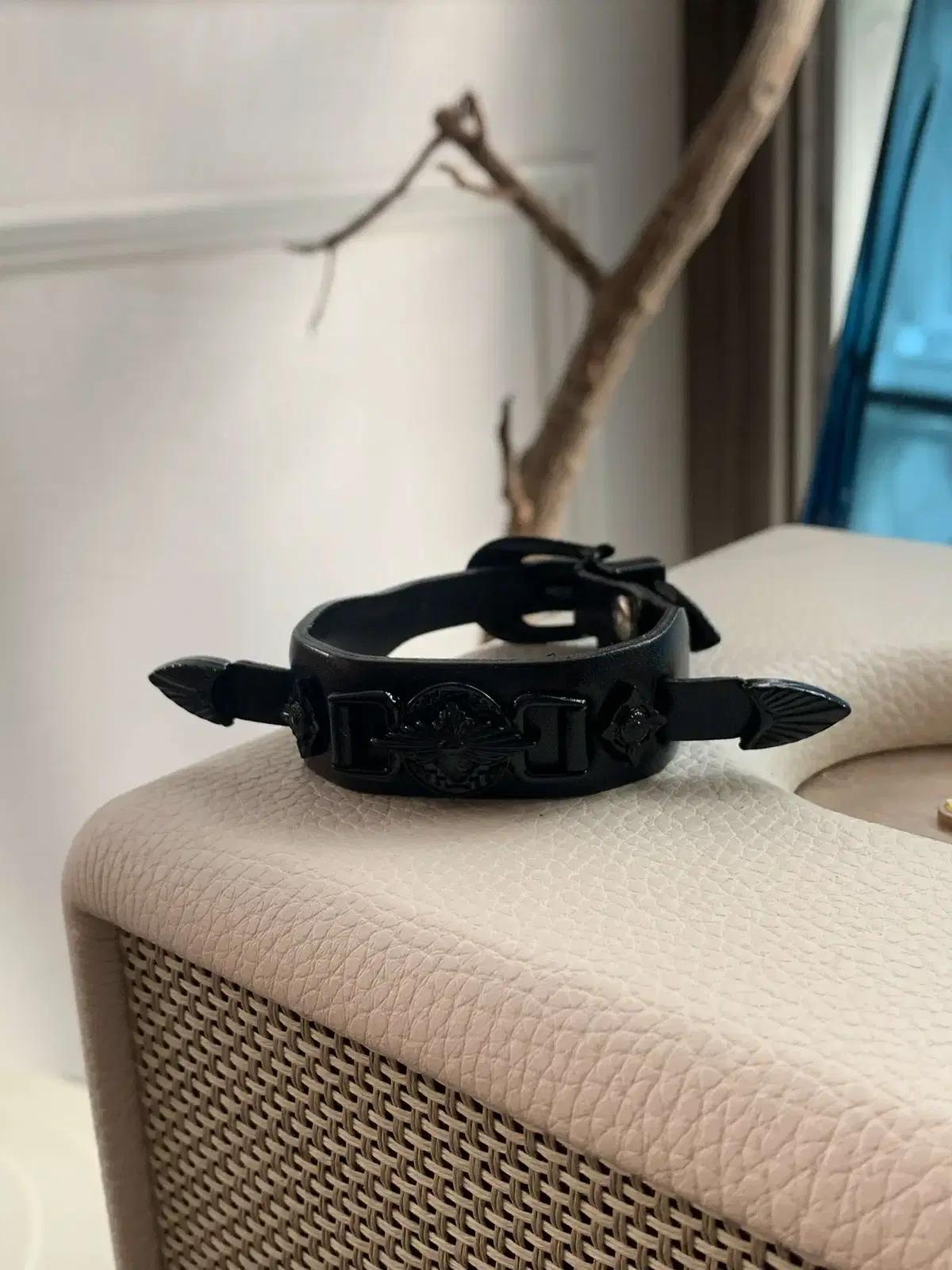 (10만원할인) TOGA 토가 CONCHO BELT BANGLE