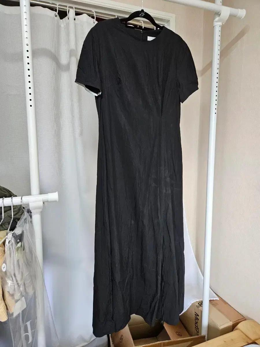 [딱! 만원][무료배송]연말파티 게스트룩 등원룩 스트링 블랙 원피스