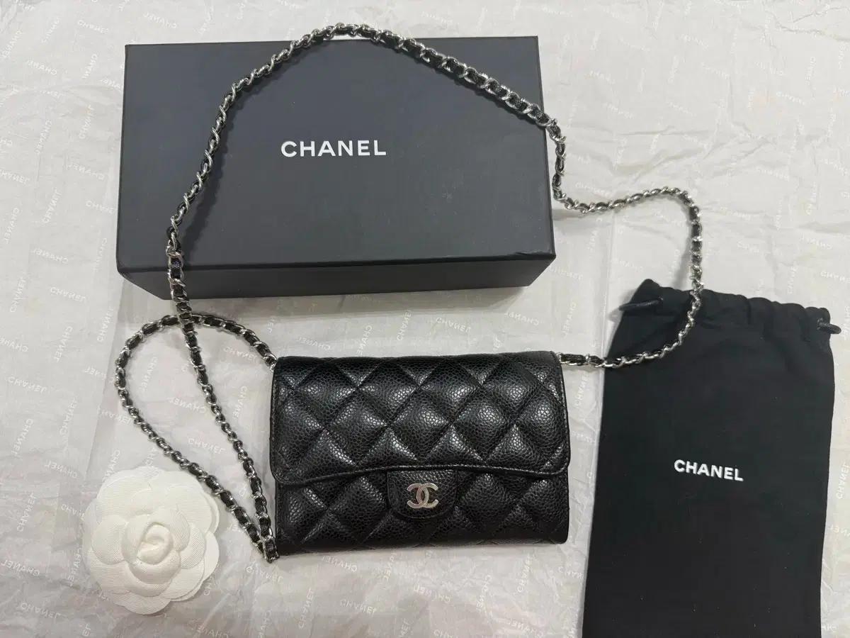 CHANEL 샤넬 캐비어 클래식 중지갑