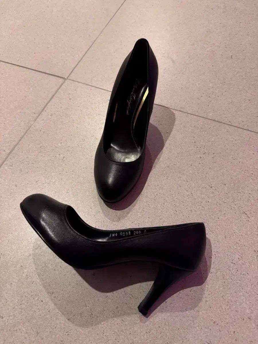 <새상품>편한 여성 고급소가죽구두 펌프스 235 240 245 250