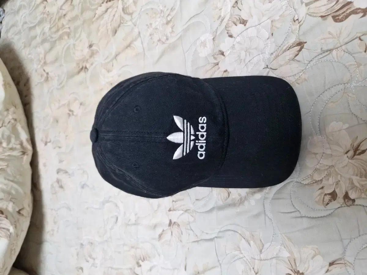 아디다스. 볼캡