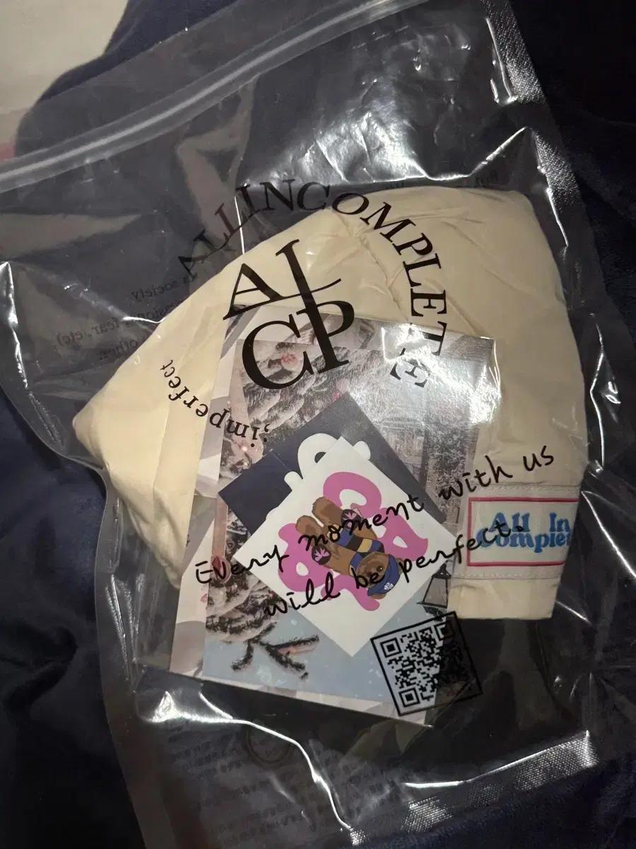 올인컴플리트 판다 패딩 바라클라바