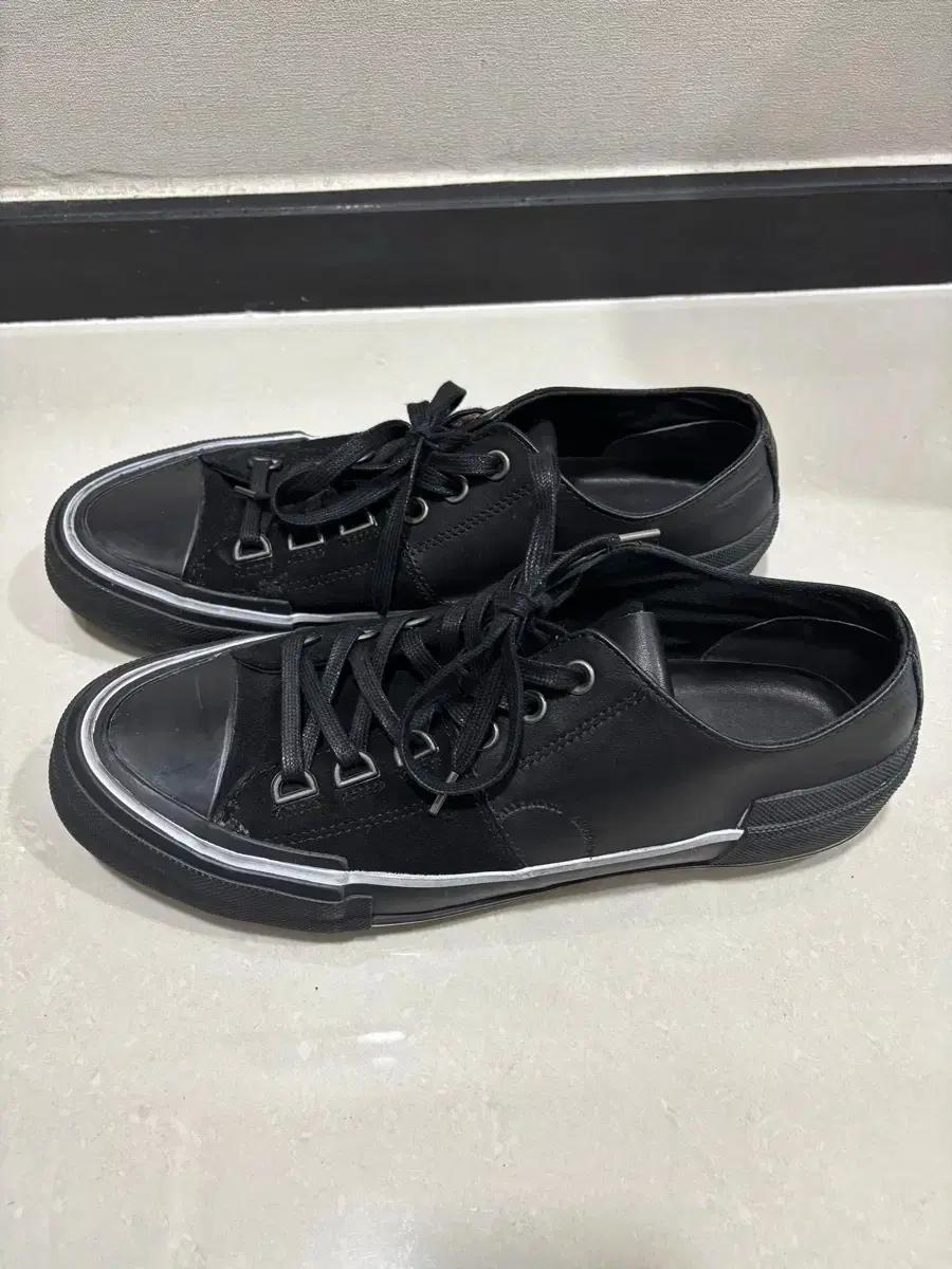 올세인츠 남자가죽 스니커즈. 44사이즈