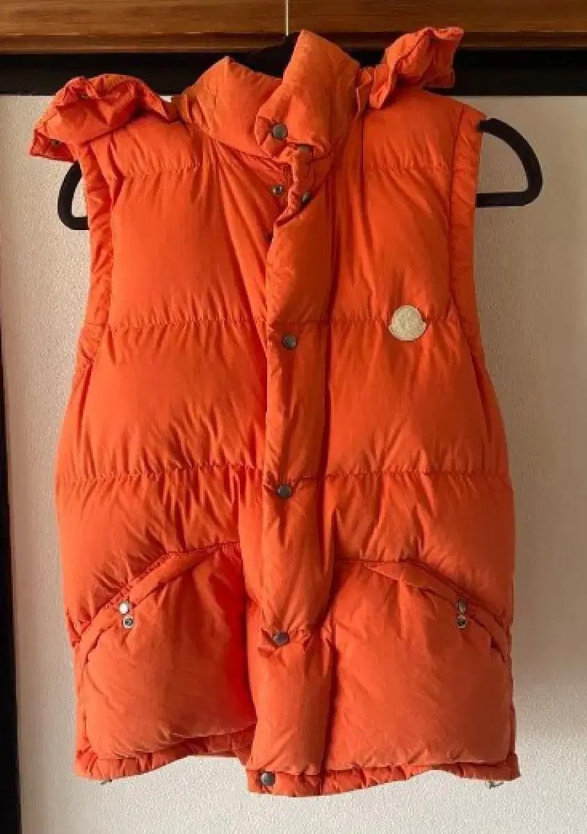 몽클레어 비즈빔 패딩 베스트  오렌지