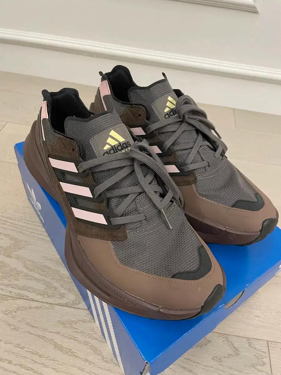 아디다스 이큅먼트 아그라빅 285