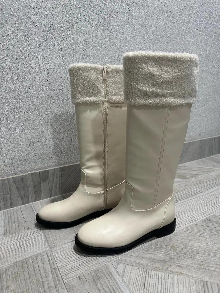 여성용 양털 미들 롱부츠(새상품/240사이즈)