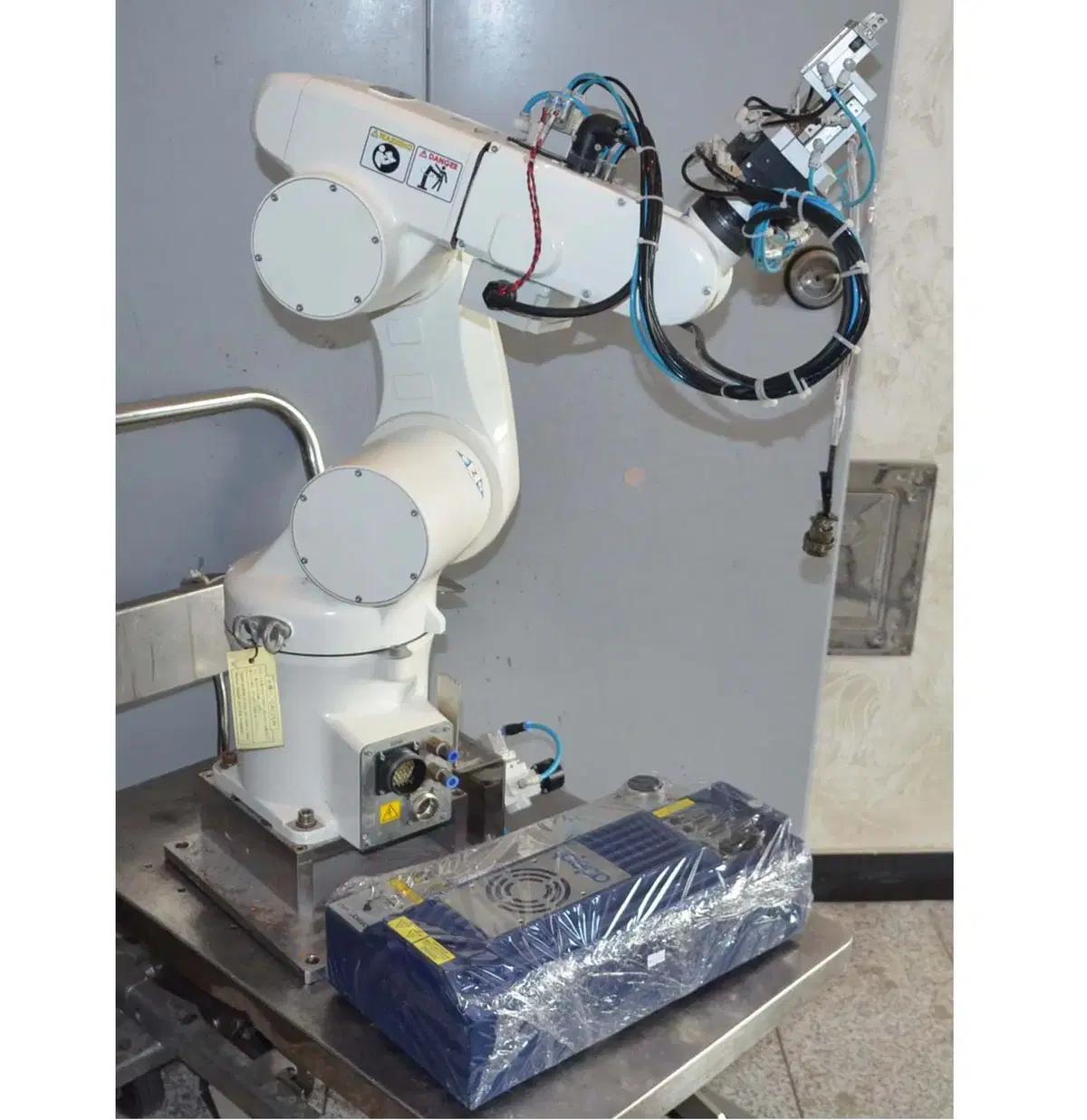 Omron Adept Industrial Robot Viper 650