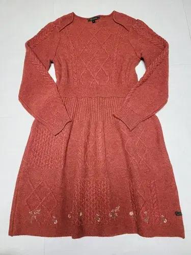 써스데이아일랜드 버건디 꽃자수 니트원피스 폴1125