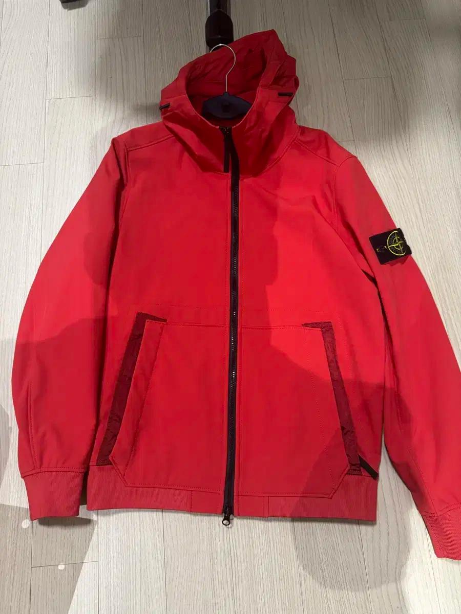 스톤 아일랜드 쉘 레드 자켓