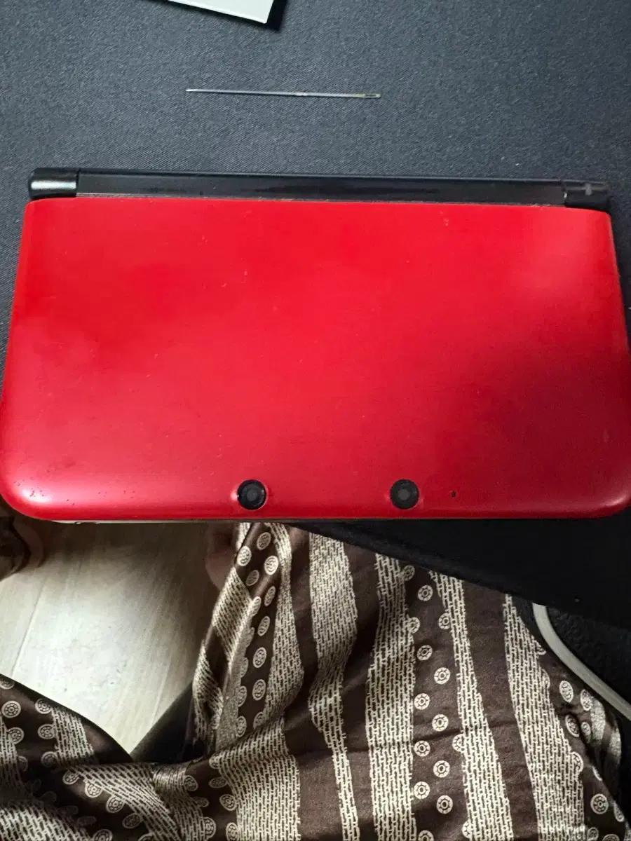 닌텐도 3ds + 칩 13개 +충전기 2개