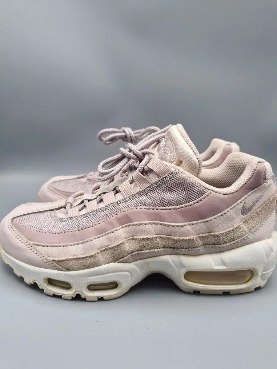 나이키 에어맥스 235