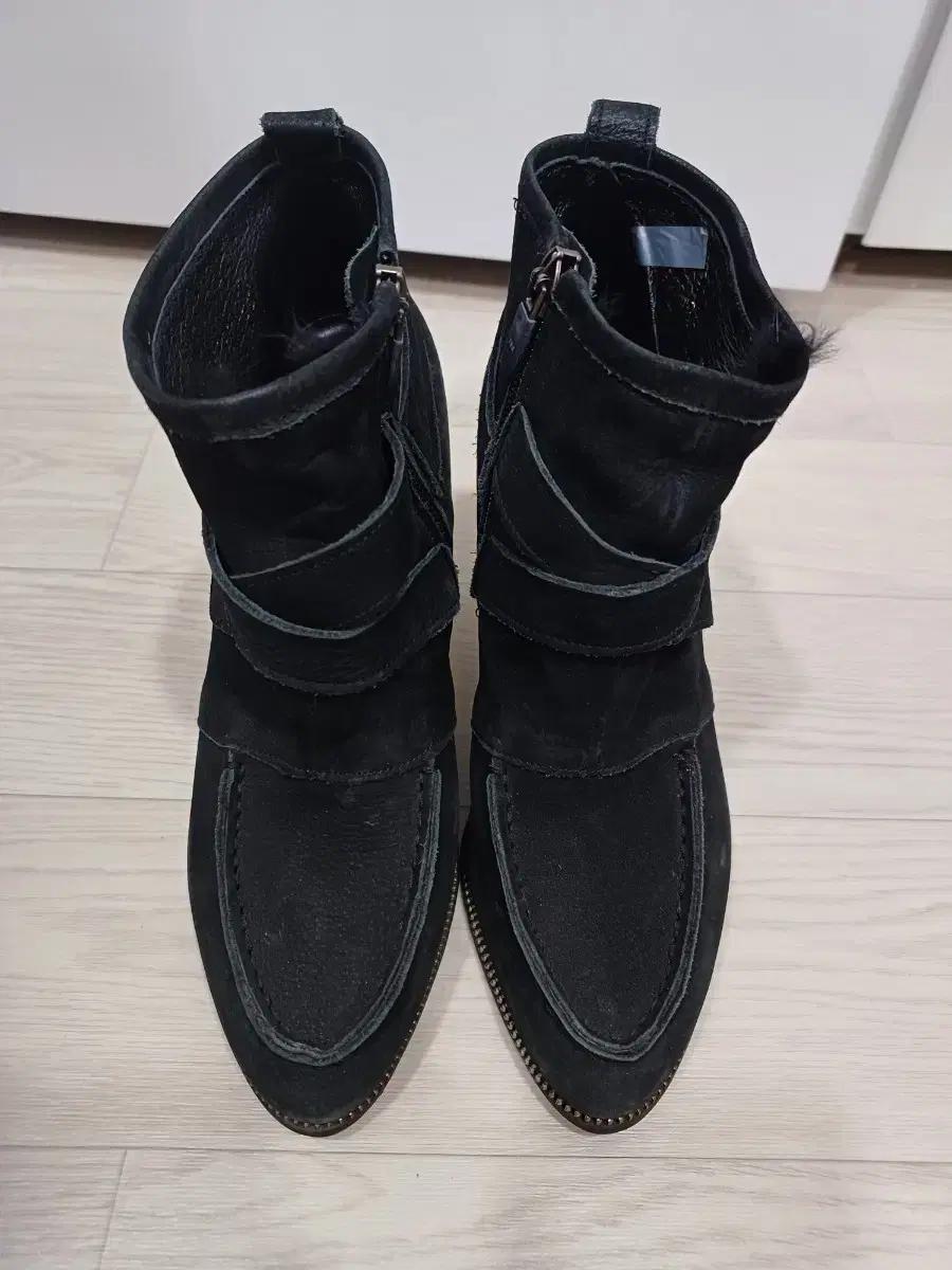 여성구두 워커부츠 240사이즈