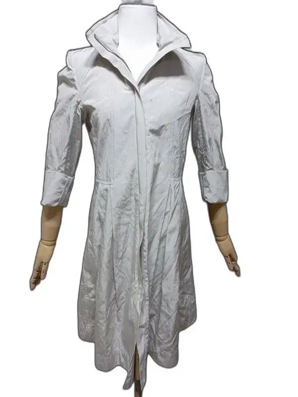 아르마니꼴레지오니 출근룩  정품 후드내장형 긴팔겸용 여성 롱코트82-94