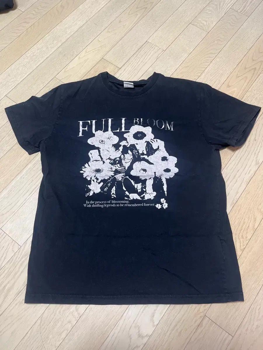 더콜디스트모먼트 반팔티 TCM full bloom T