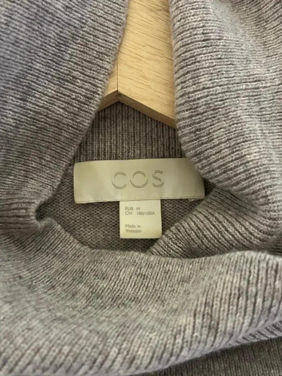 cos 목폴라 니트