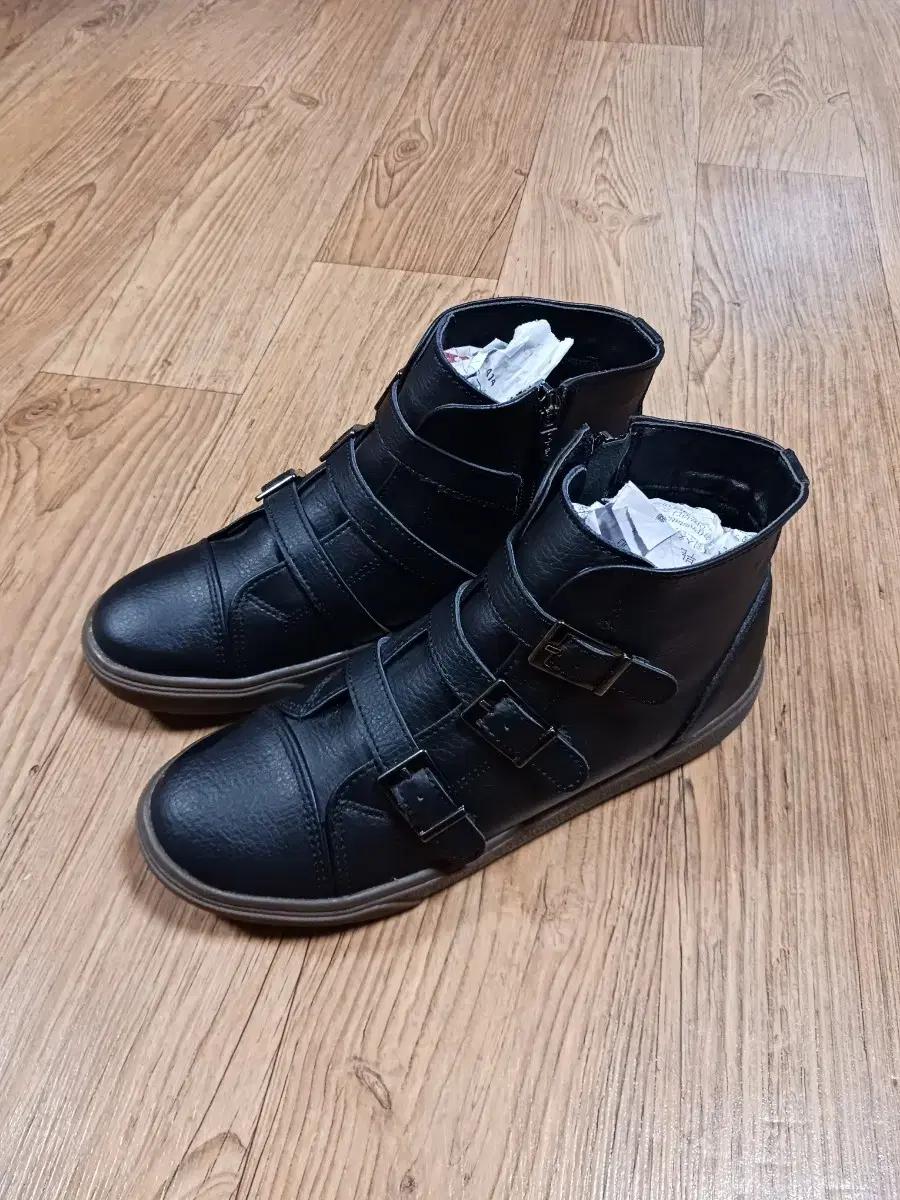 (새것급) 240mm 여성 검정색 가죽신발 (무료배송)