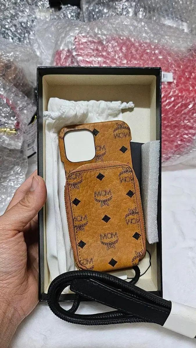 MCM 핸드폰 케이스 팔아요