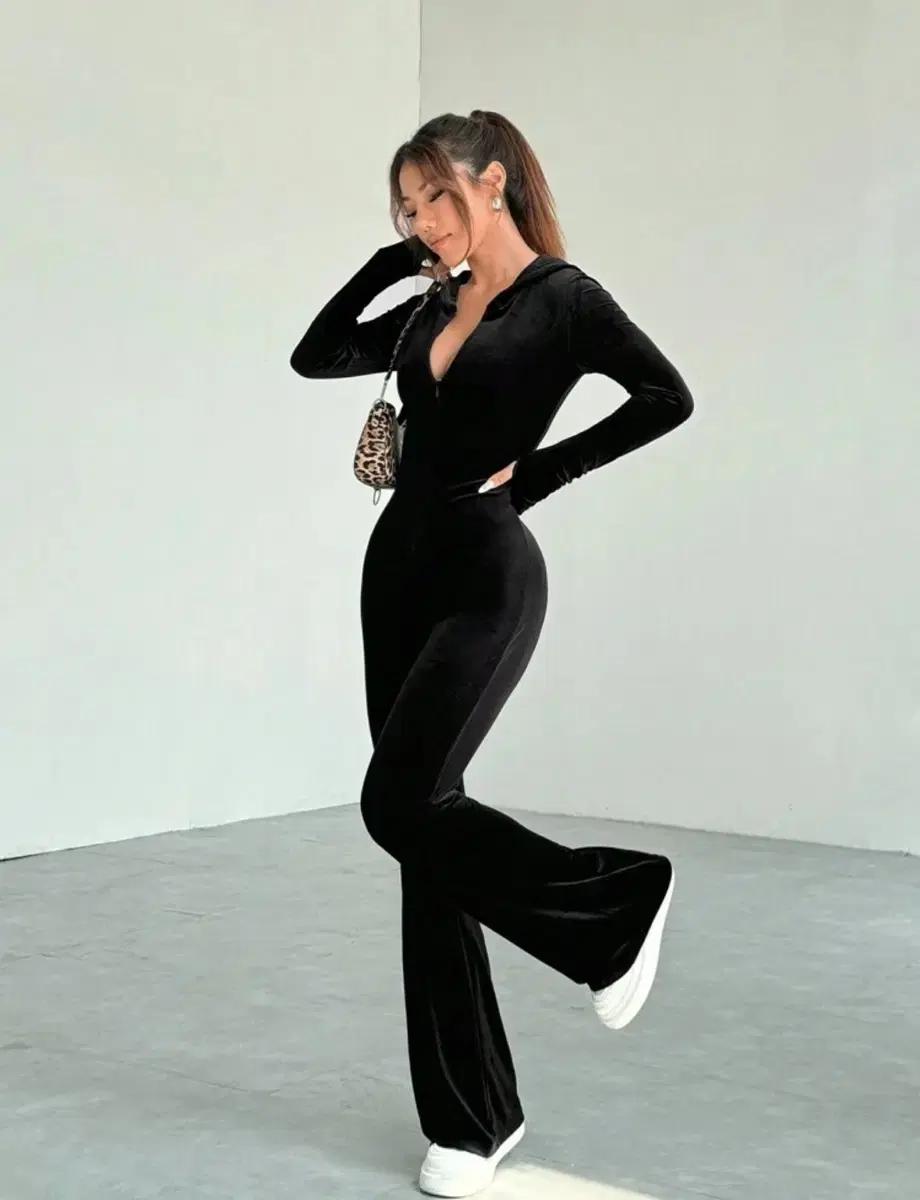 벨벳 후드 점프수트