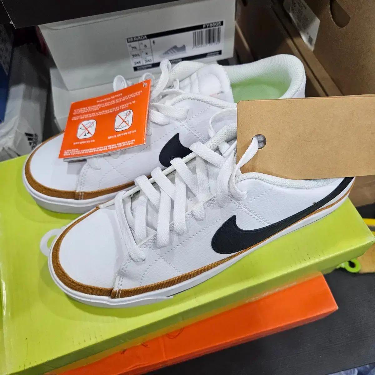 나이키 여성 스니커즈 가죽신발