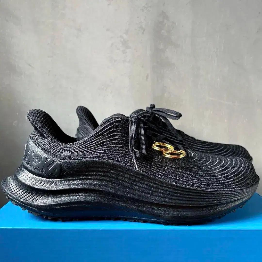 블랙 꼼데가르송 x 호카 TC 1.0 275