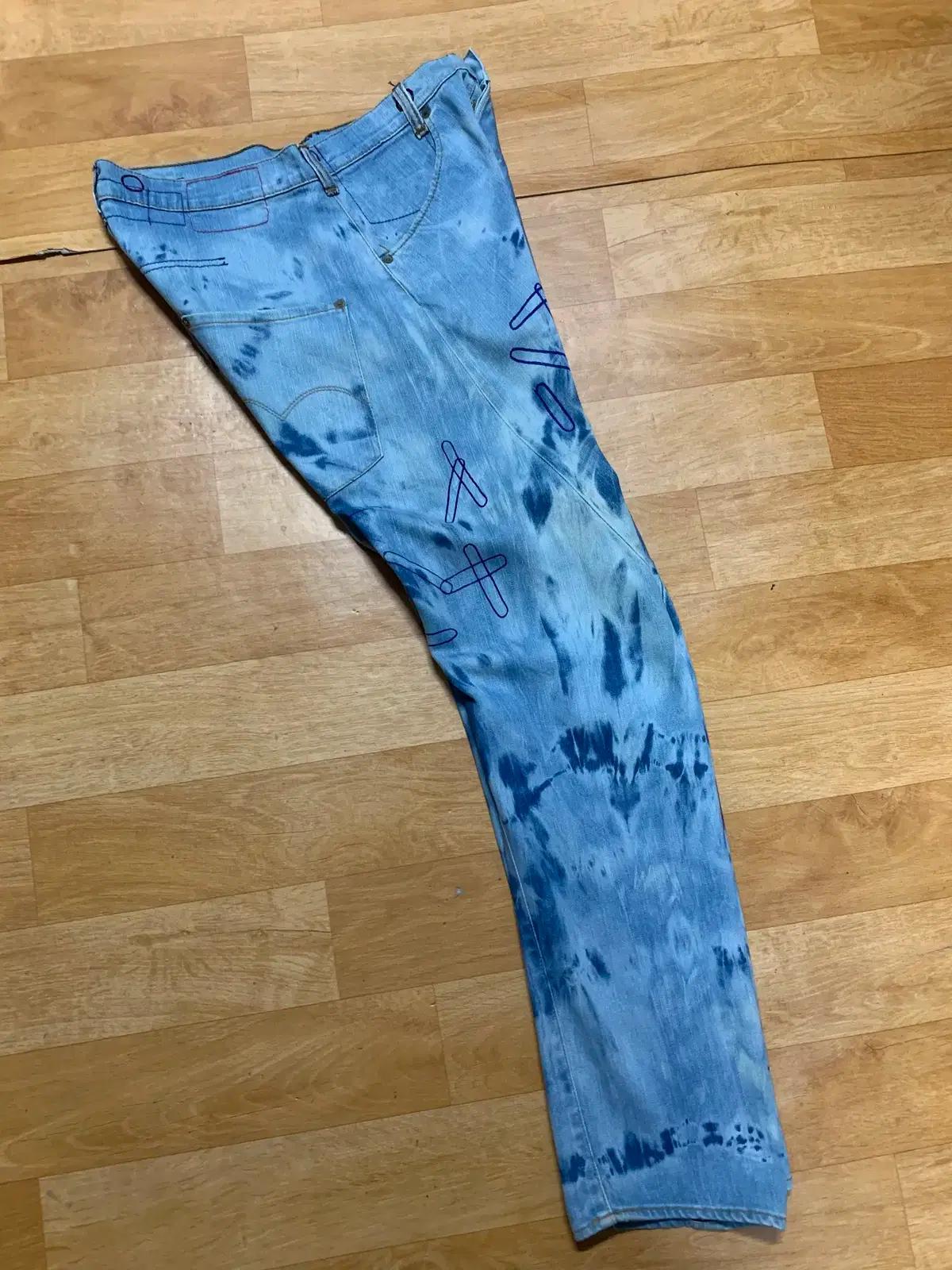 LEVIS RED HONEST DISHONEST 01/SS 리바이스 레드