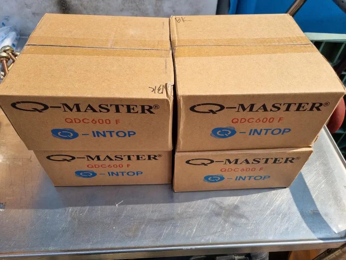 Q-MASTER QDC600F 캐스터