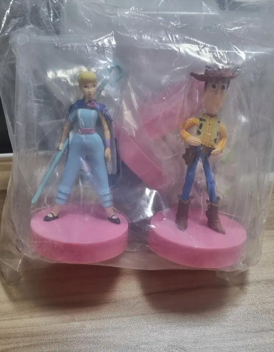 베스킨라빈스 토이스토리피규어(4종세트)