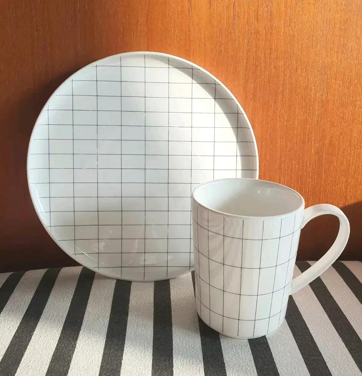 자라홈 zarahome 브런치 세트 접시와 커피머그잔