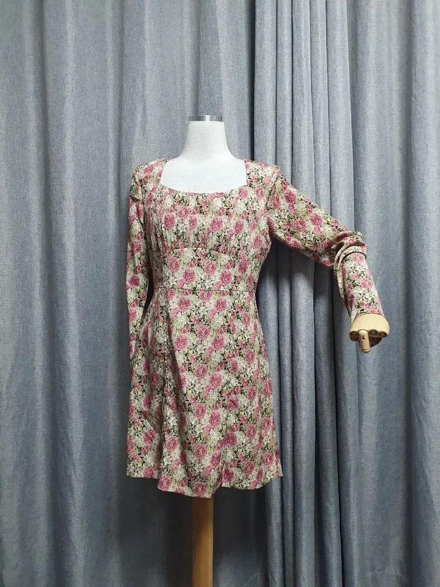 55스퀘어 플로럴 미니원피스