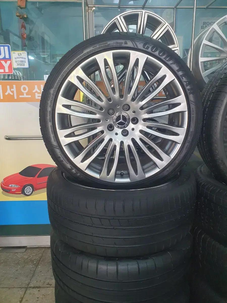 벤츠W222 S560 마흐바흐 순정20인치 휠,타이어 판매합니다