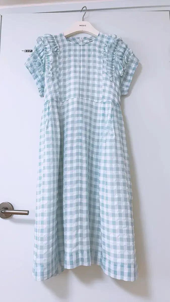 여성스러운 롱 원피스