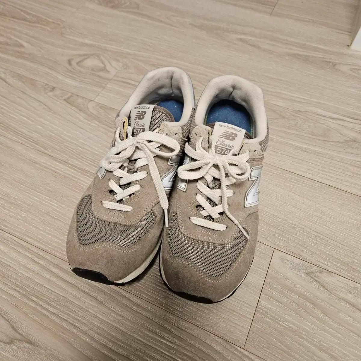 뉴발란스 574 그레이 260mm 팝니다