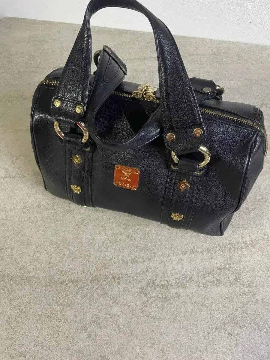 (정품) MCM 레더 토트백