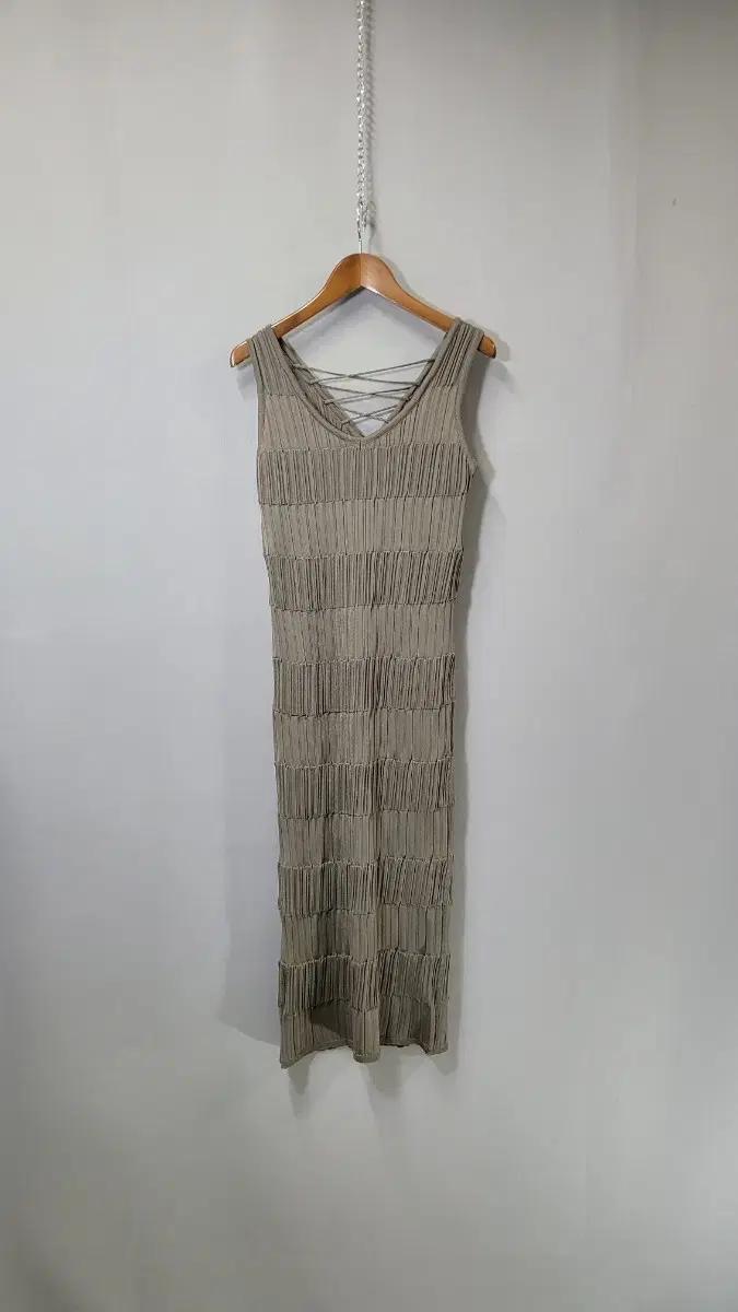 슬림핏 롱 니트 민소매 원피스