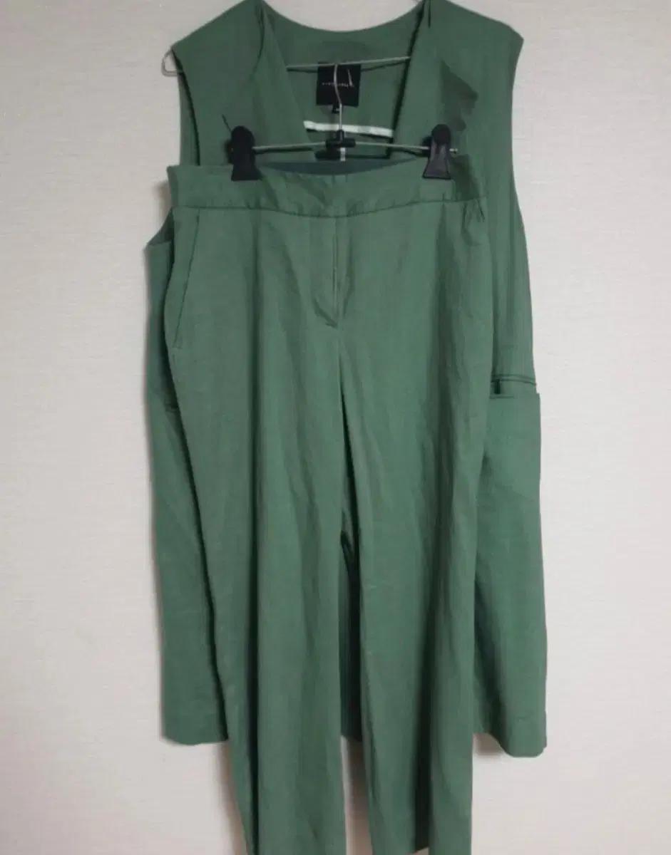 반팔과 긴팔을 조끼코디에따라봄 여름착용됩니다원단두껍지않아여름하객룩