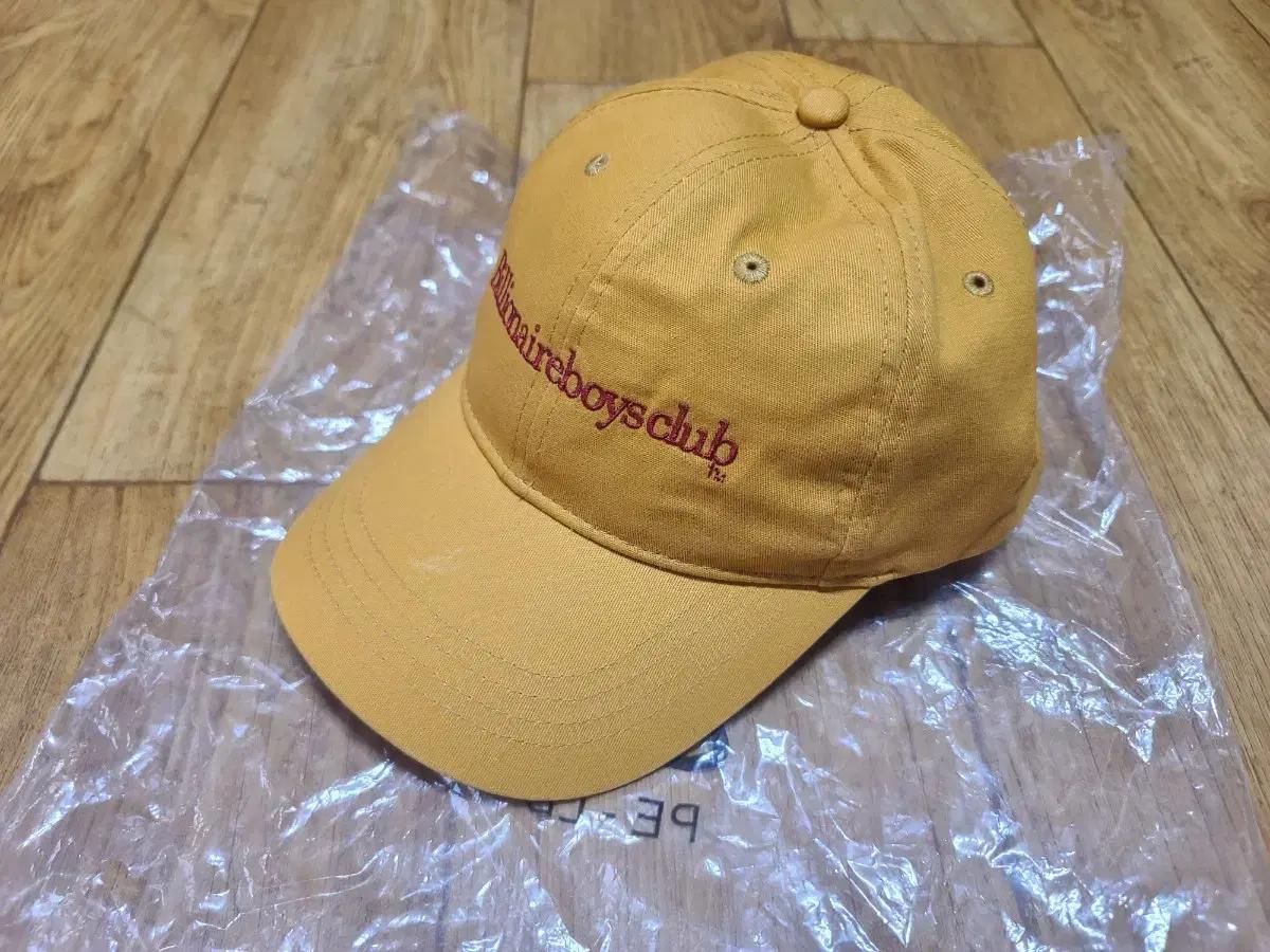 비비씨 BBC emberoidered curve visor cap