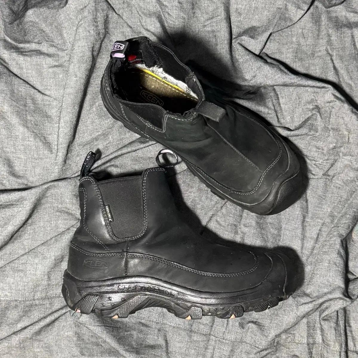 Keen Anchorage III Boots Sz 8(250)